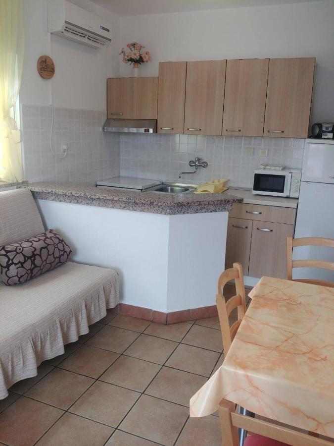 Apartments With A Parking Space Kornic, Krk - 5306 Zewnętrze zdjęcie